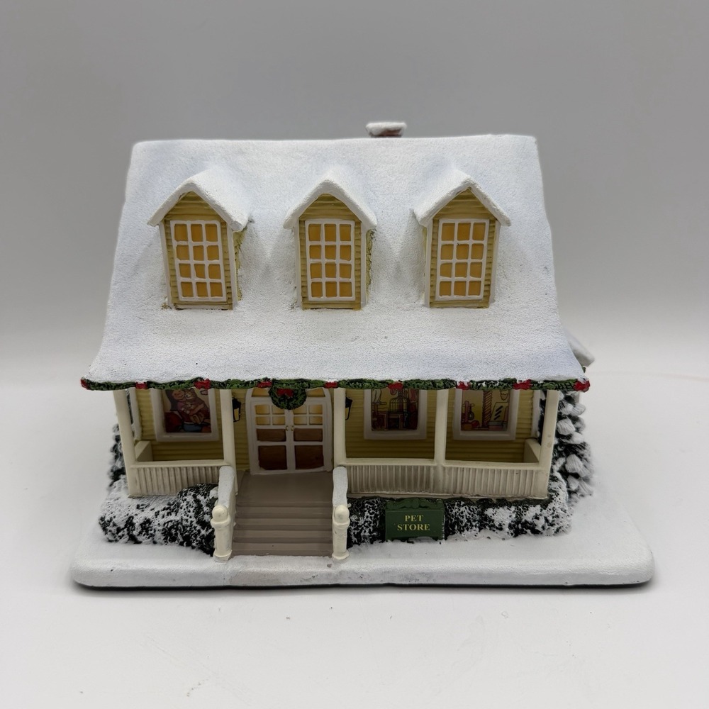 Vintage John Deere Creek Hawthorne Village Light Up Pet Store Shop 2006 Deer
